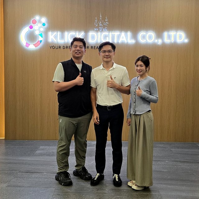 AMap team with Klick Digital at the Klick Digital office in Bangkok