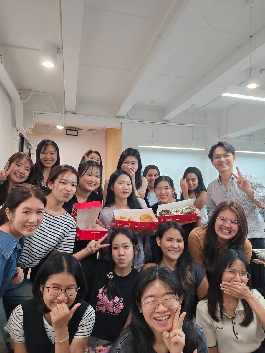ทีม Klick Digital ฉลองวันเกิดที่สำนักงาน