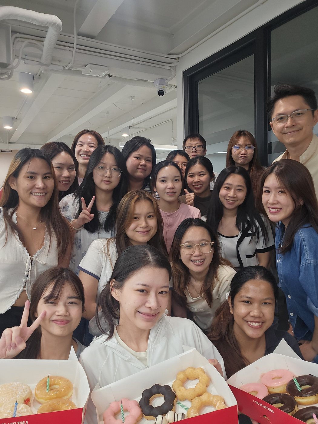 ทีม Klick Digital กับวันเกิดในสำนักงาน