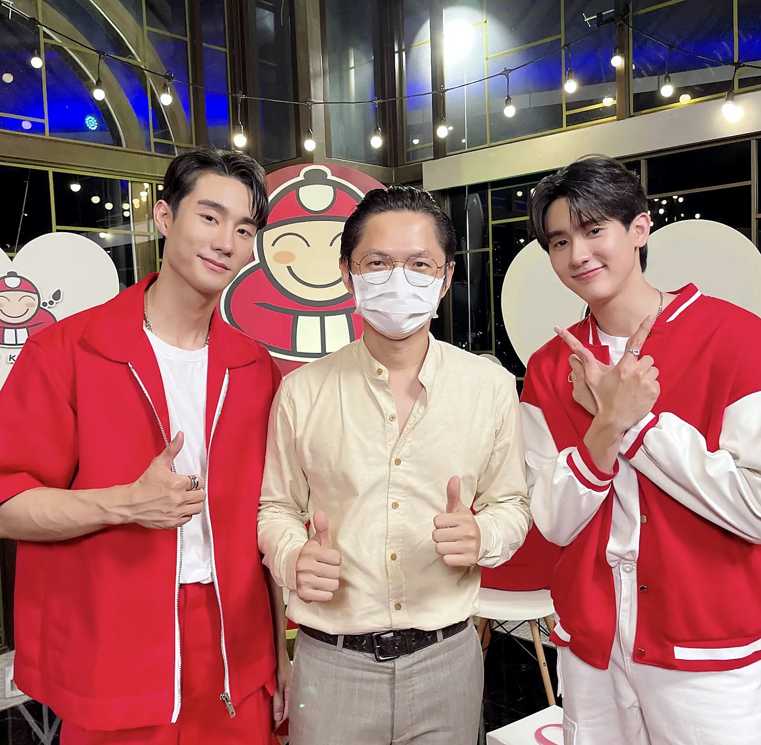 Thai actors Force and Book with a member of the Klick Digital team