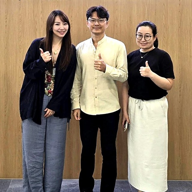 Weibo team with Klick Digital at the Klick Digital office in Bangkok