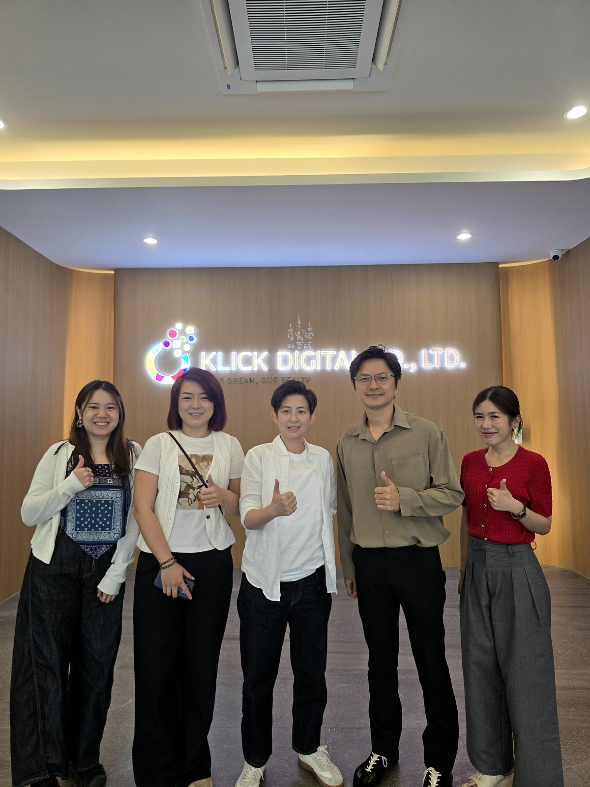 Xiaohongshu platform team visiting Klick Digital's Bangkok office